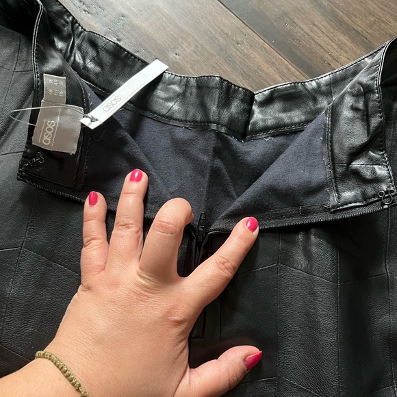 ASOS skater skirt in BLACK leather look - Picture 13 of 16